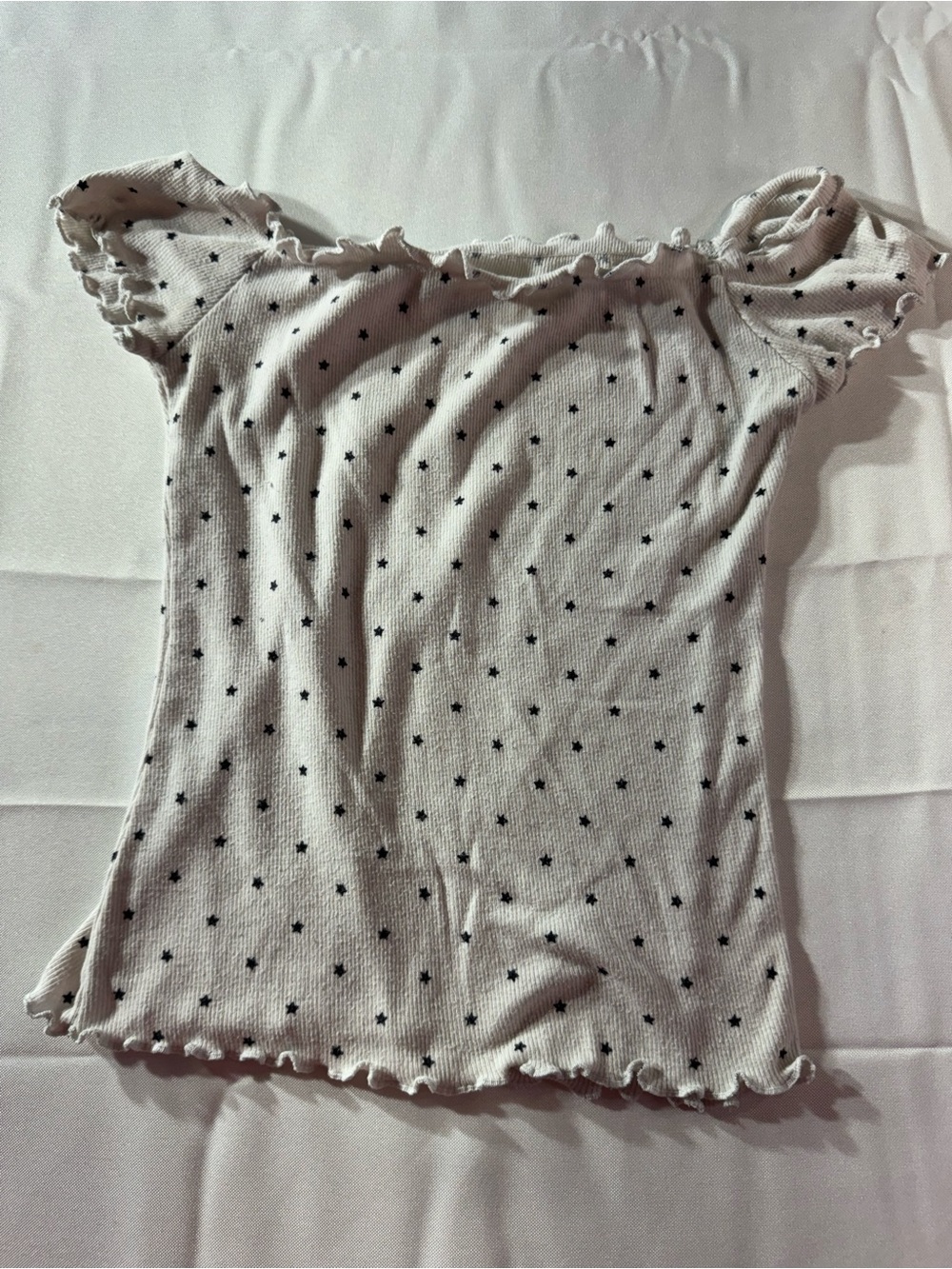 Hollister XS White Knit Star-Print Ruffle Sleeve Top